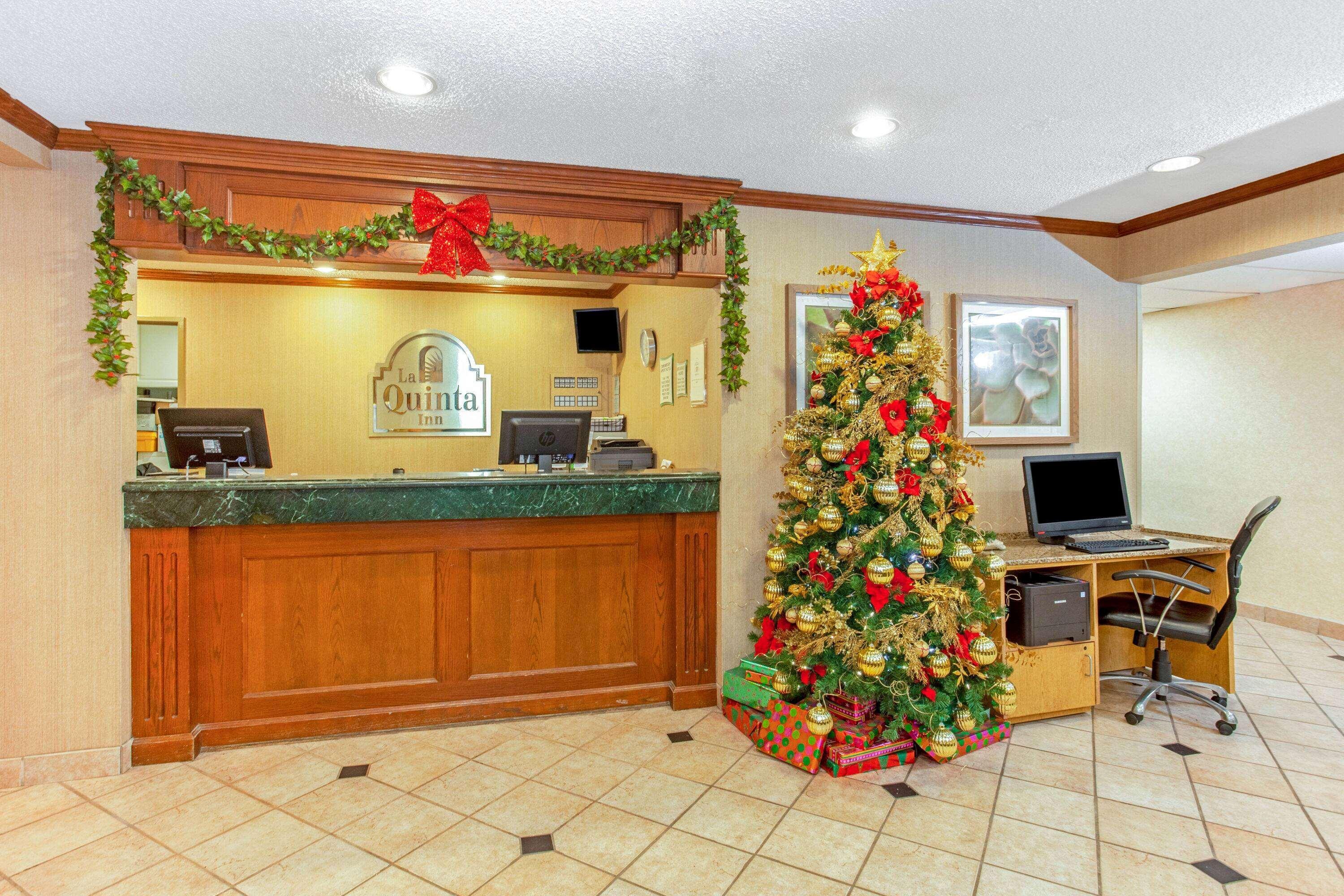 La Quinta By Wyndham Milwaukee Airport / 3*