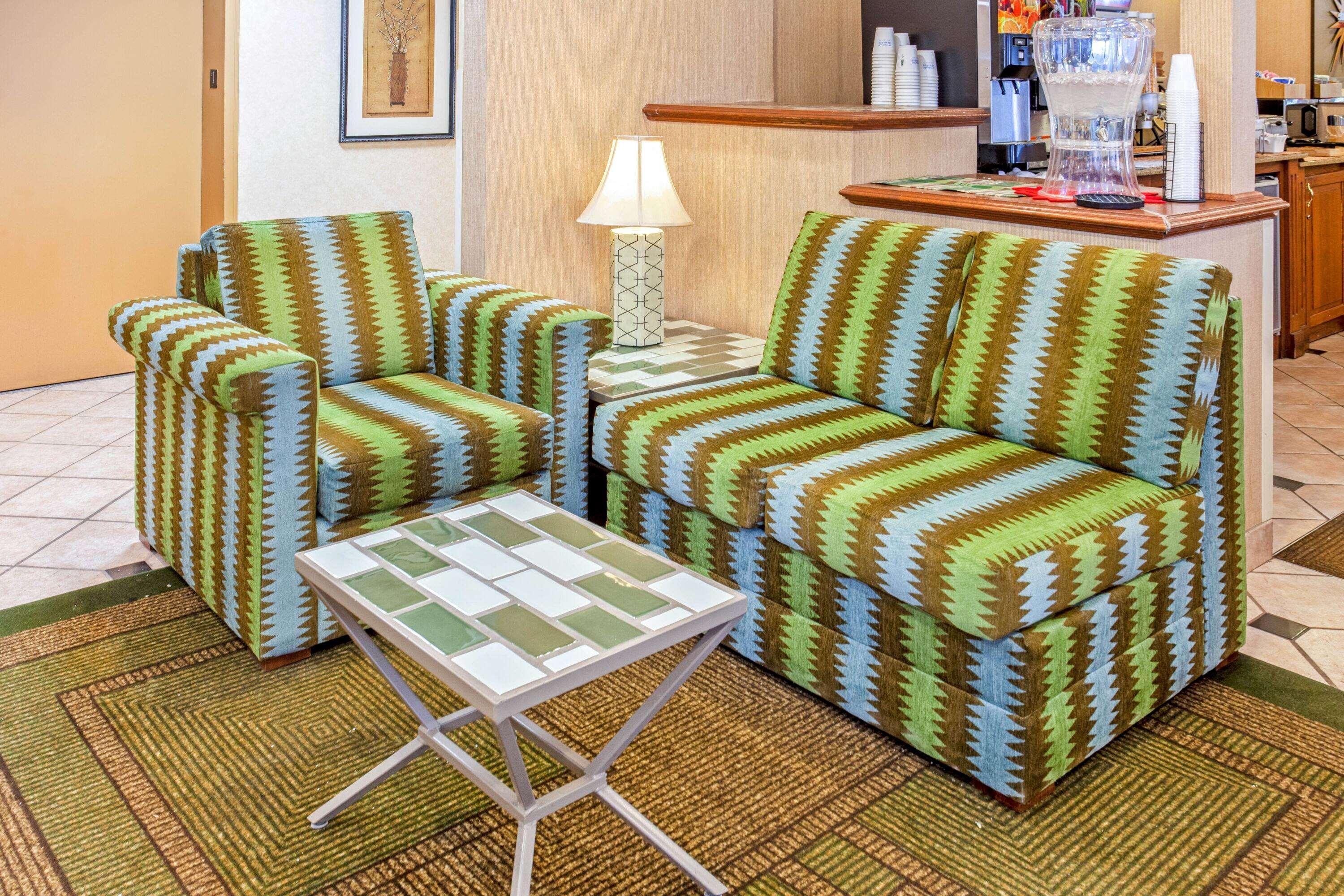 Hotel La Quinta By Wyndham Milwaukee Airport / 3*